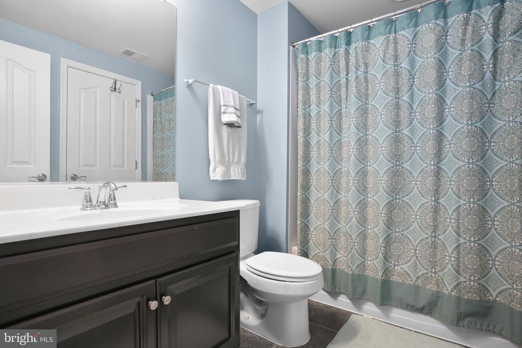 11 WOODLOT COURT