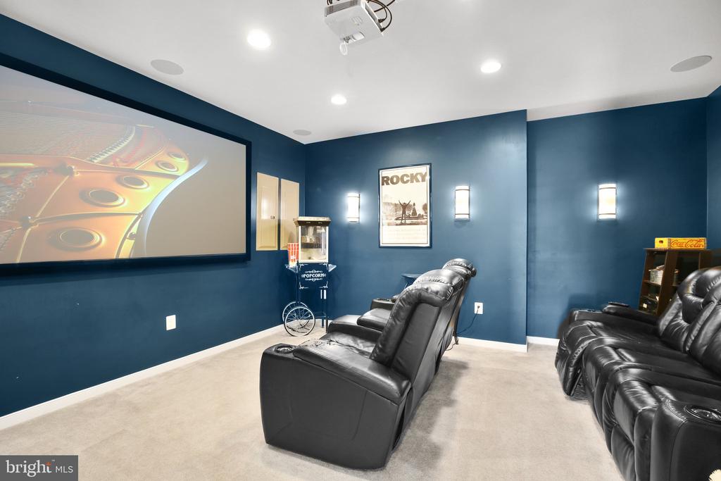 11 WOODLOT COURT