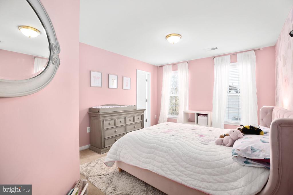 11 WOODLOT COURT