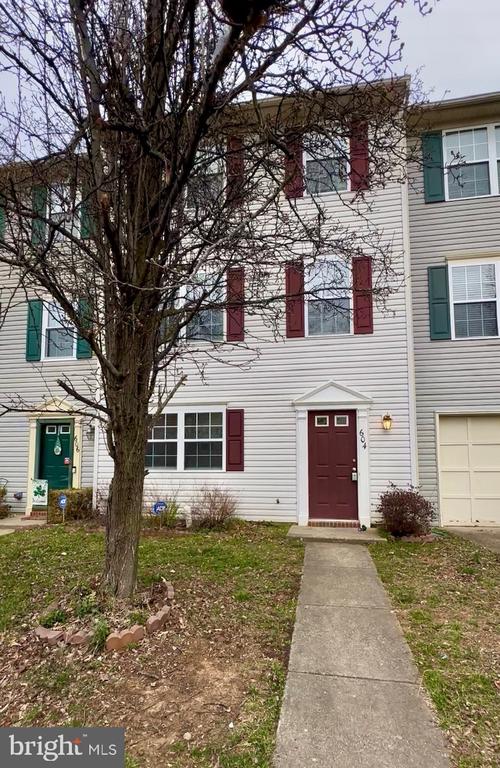 604 KENSINGTON DRIVE
