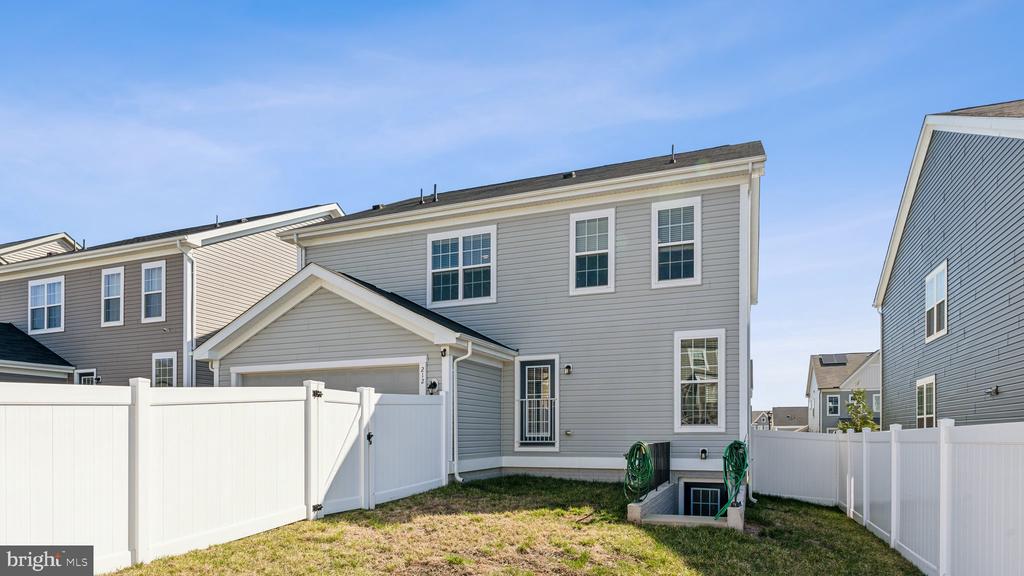 212 HOSTA WAY