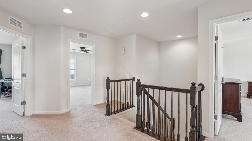 212 HOSTA WAY