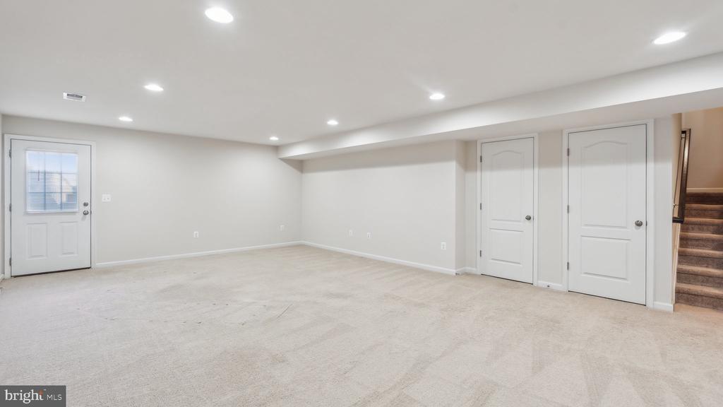 212 HOSTA WAY