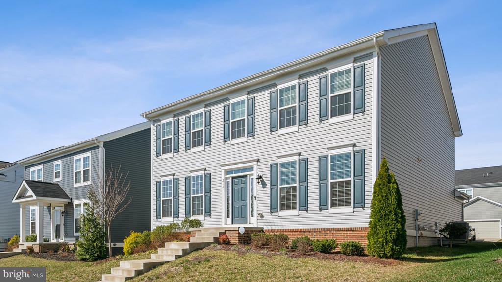 212 HOSTA WAY
