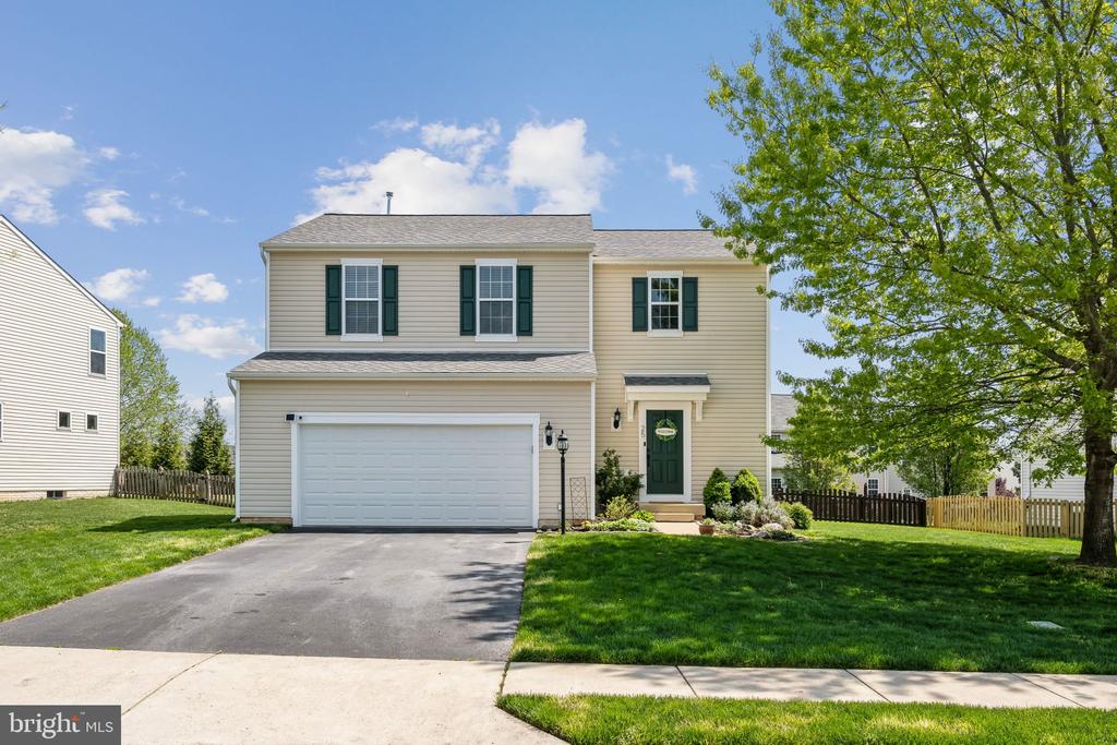 25 IVY SPRING LANE