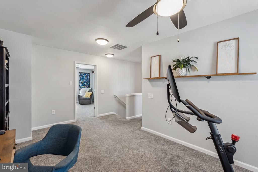 25 IVY SPRING LANE