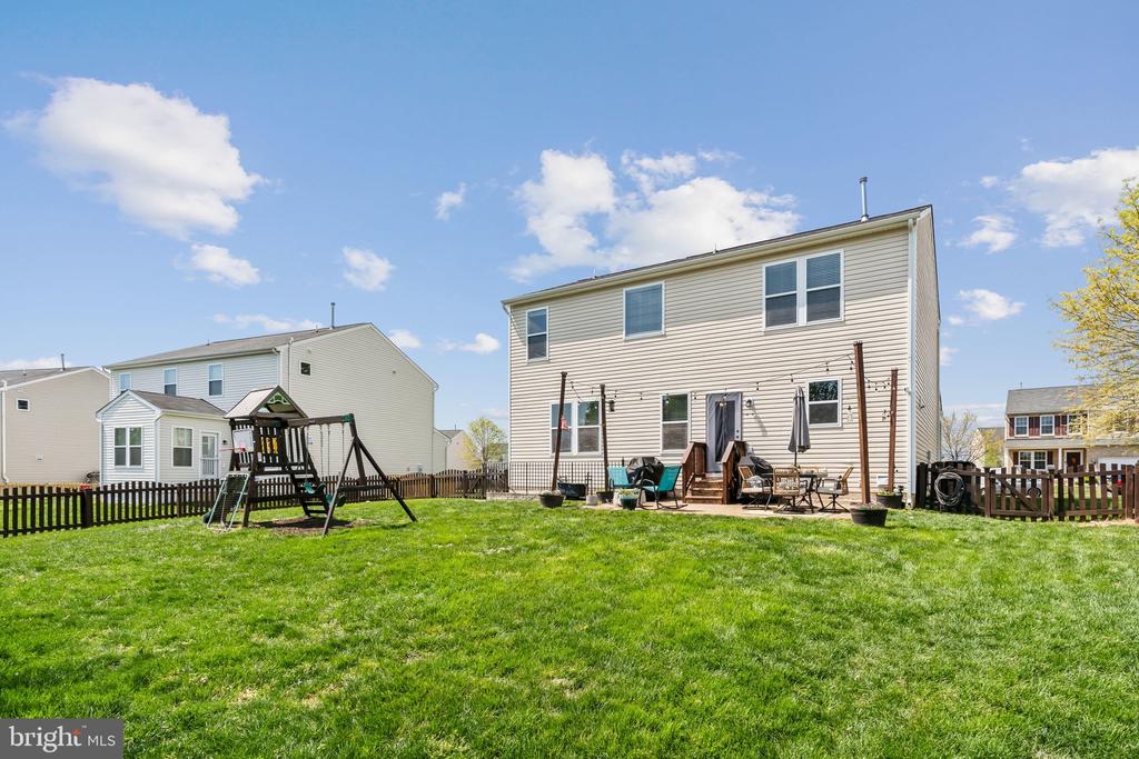 25 IVY SPRING LANE