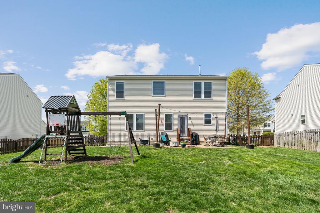 25 IVY SPRING LANE