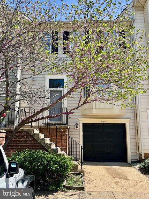 404 WATERS COVE COURT