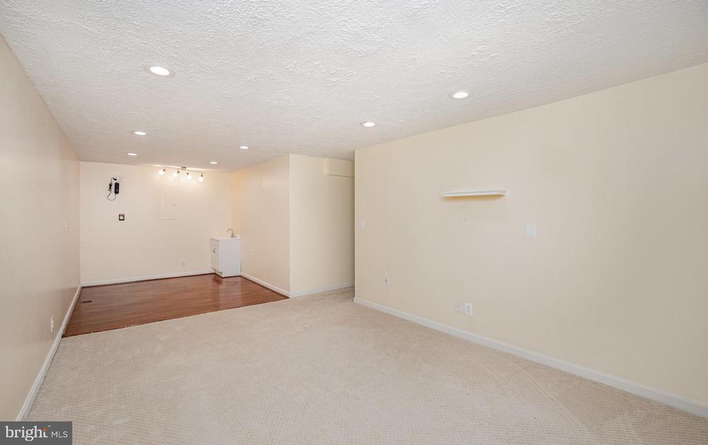 46 NORTHAMPTON BLVD