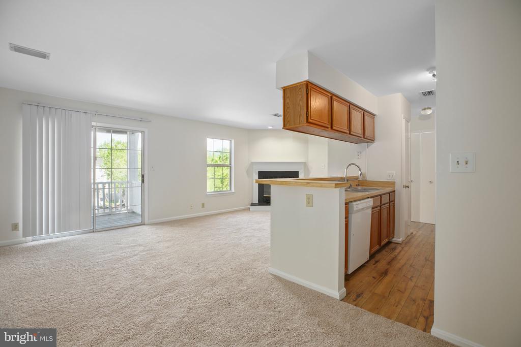 102 PICADILLY LANE 201
