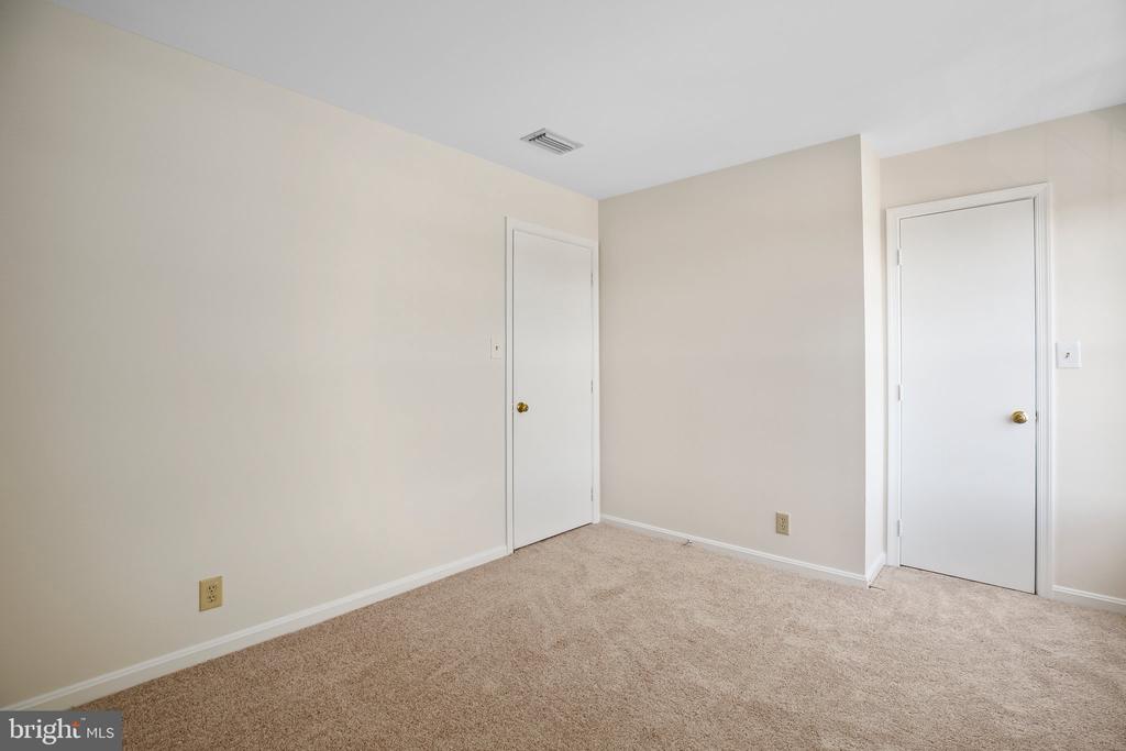 102 PICADILLY LANE 201