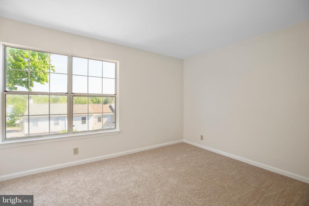 102 PICADILLY LANE 201