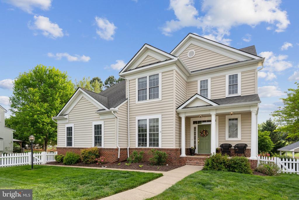 6 CRAWFORD LANE