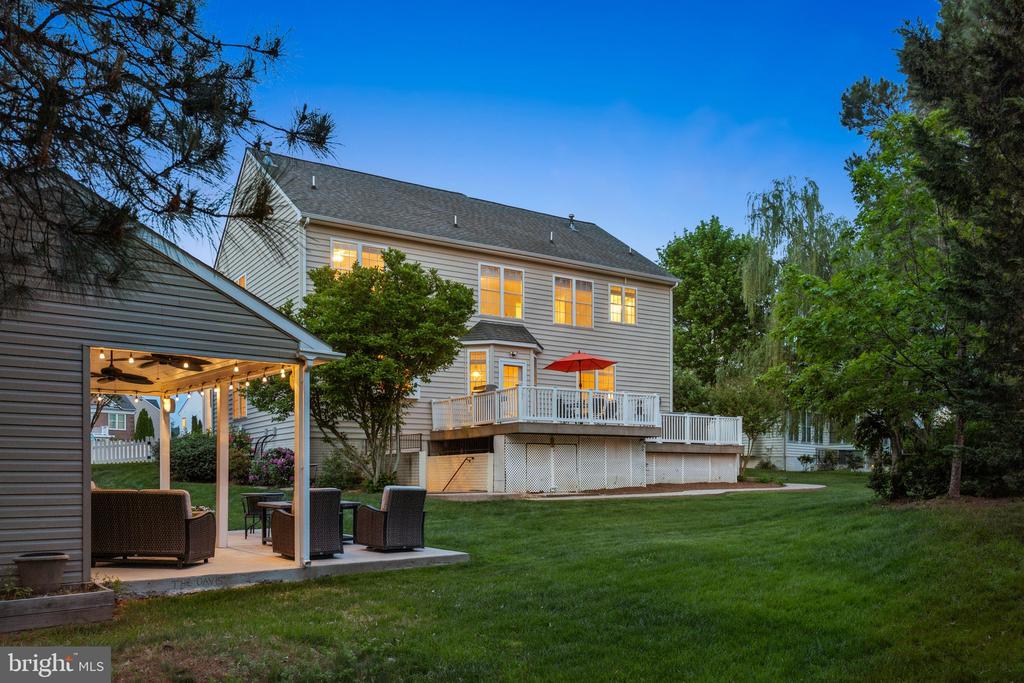 6 CRAWFORD LANE