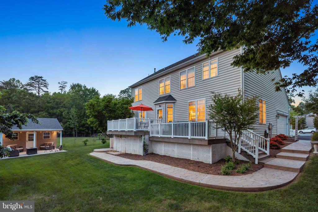 6 CRAWFORD LANE
