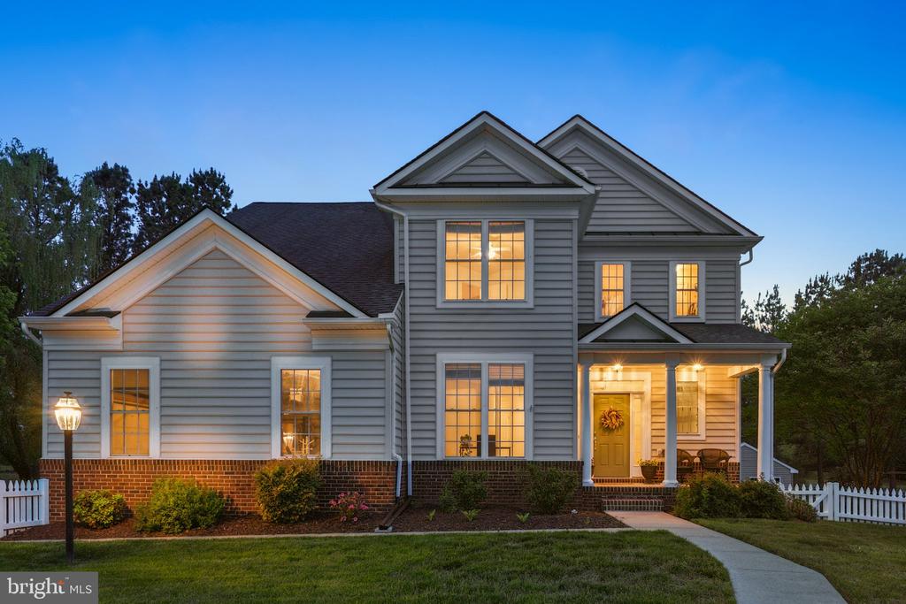 6 CRAWFORD LANE