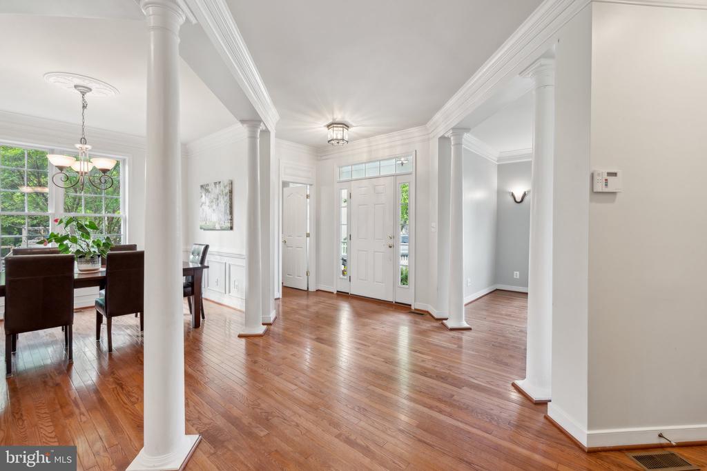 6 CRAWFORD LANE