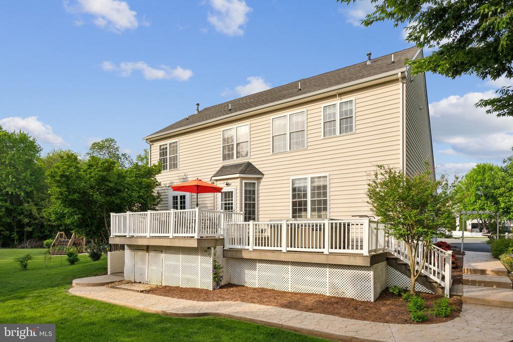 6 CRAWFORD LANE