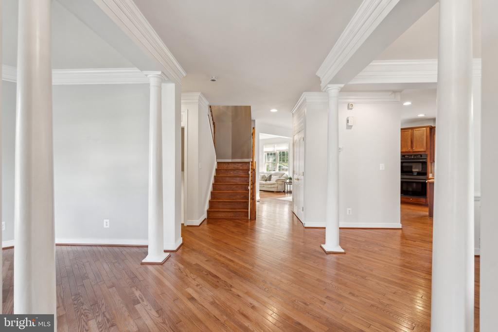 6 CRAWFORD LANE