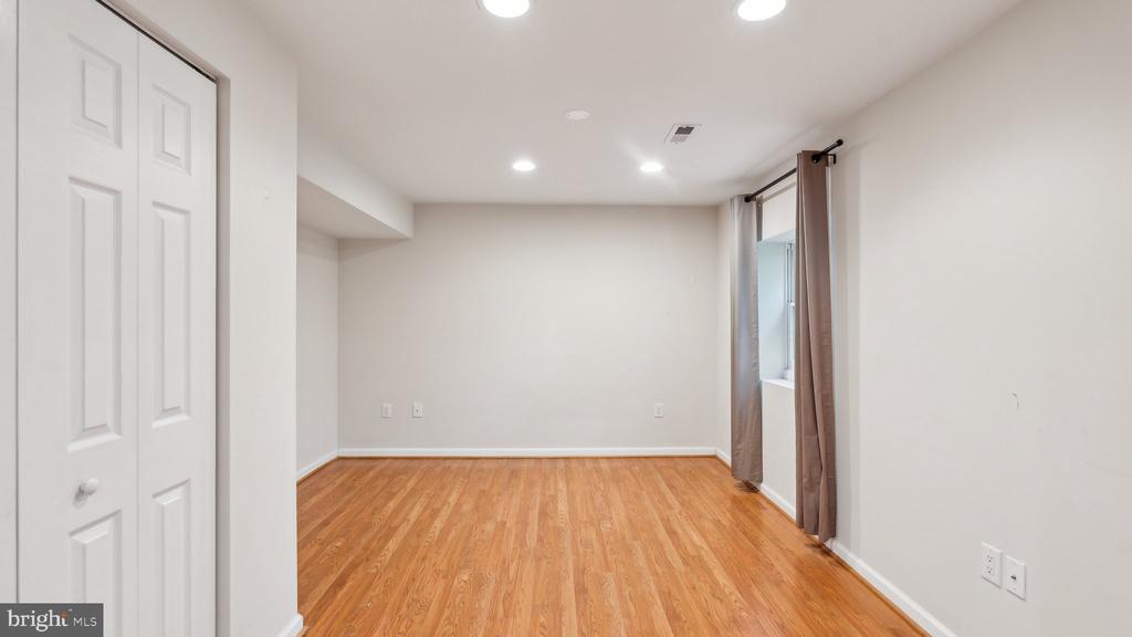 3 WOODFLOWER COURT
