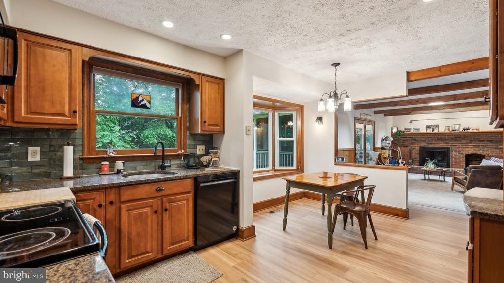 3 WOODFLOWER COURT