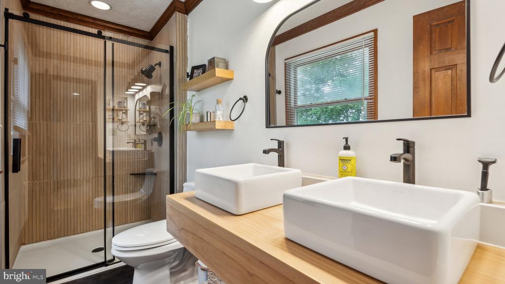 3 WOODFLOWER COURT