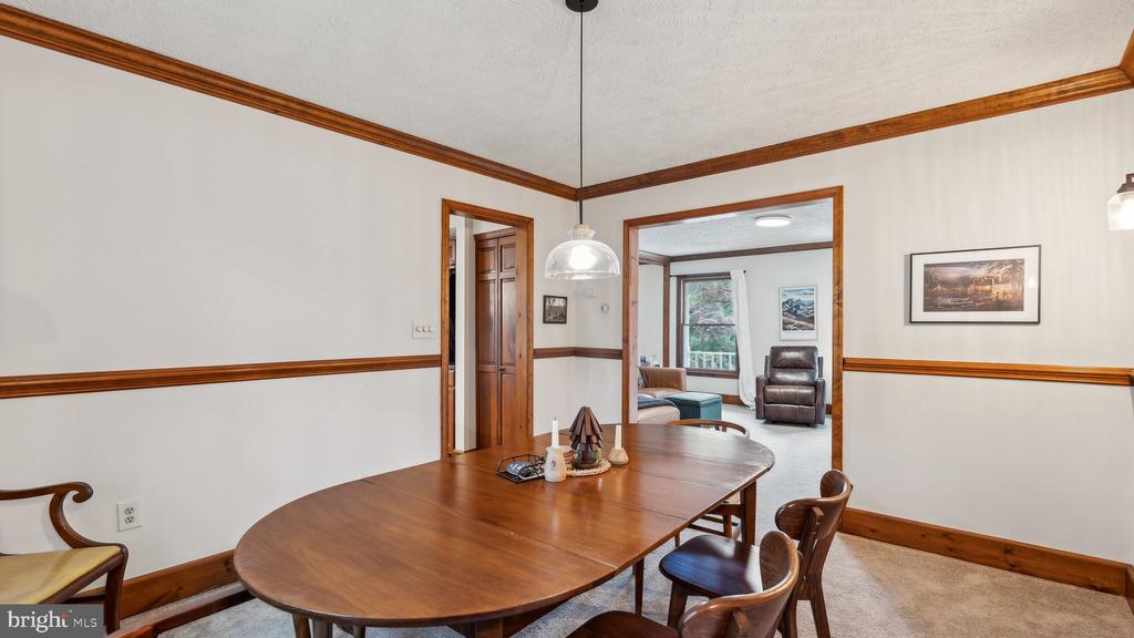 3 WOODFLOWER COURT
