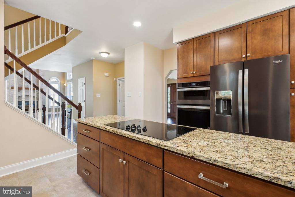 9 WHITESTONE DRIVE