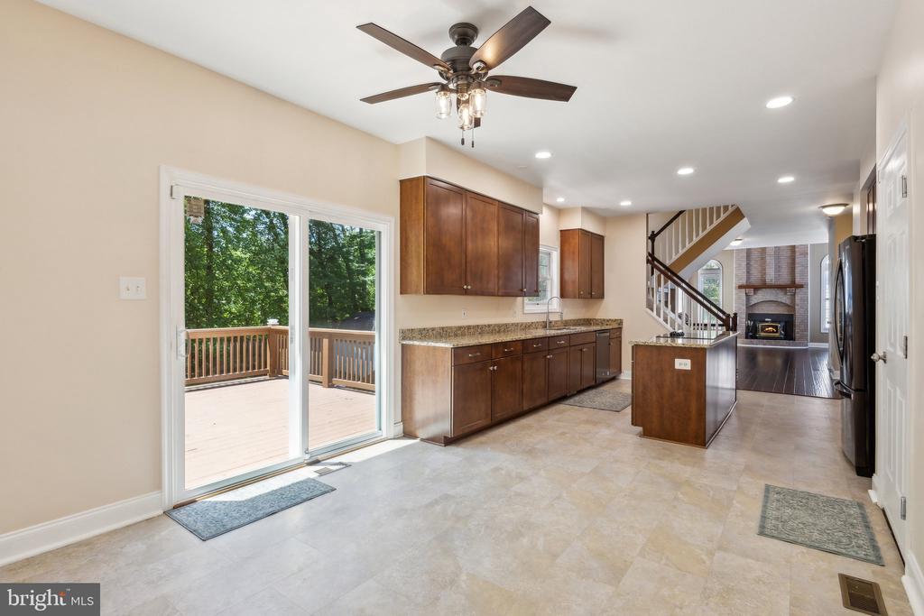 9 WHITESTONE DRIVE