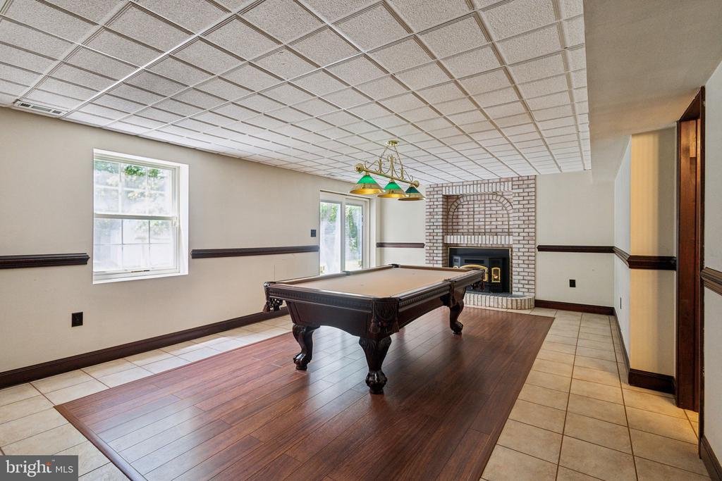 9 WHITESTONE DRIVE