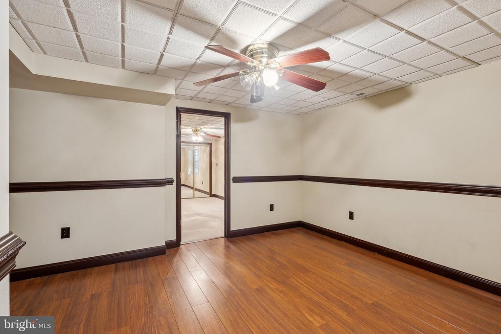 9 WHITESTONE DRIVE