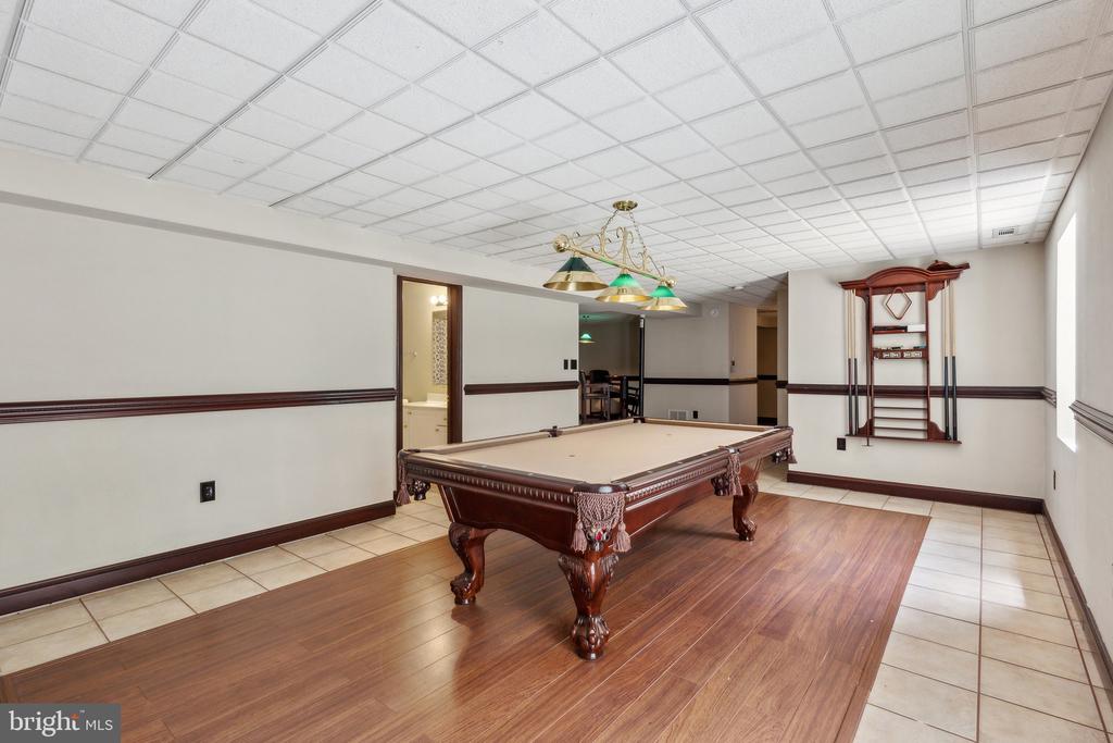 9 WHITESTONE DRIVE