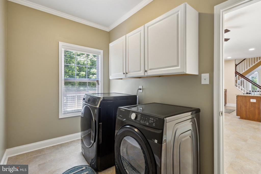 9 WHITESTONE DRIVE