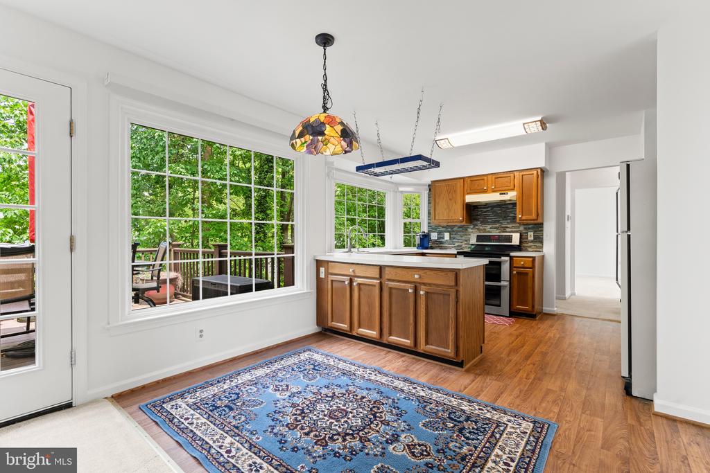6 LARKWOOD COURT