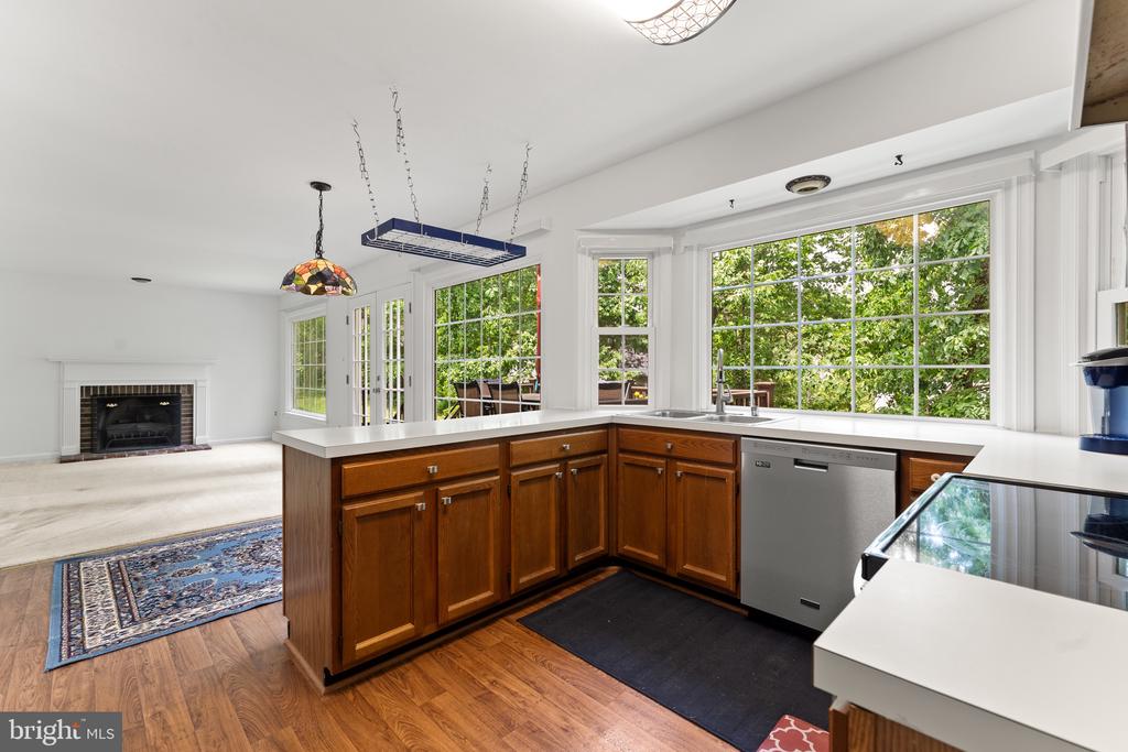 6 LARKWOOD COURT