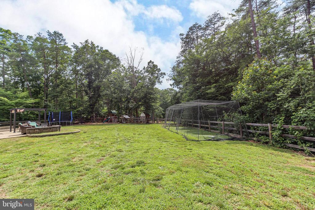 550 LONG MEADOW DRIVE