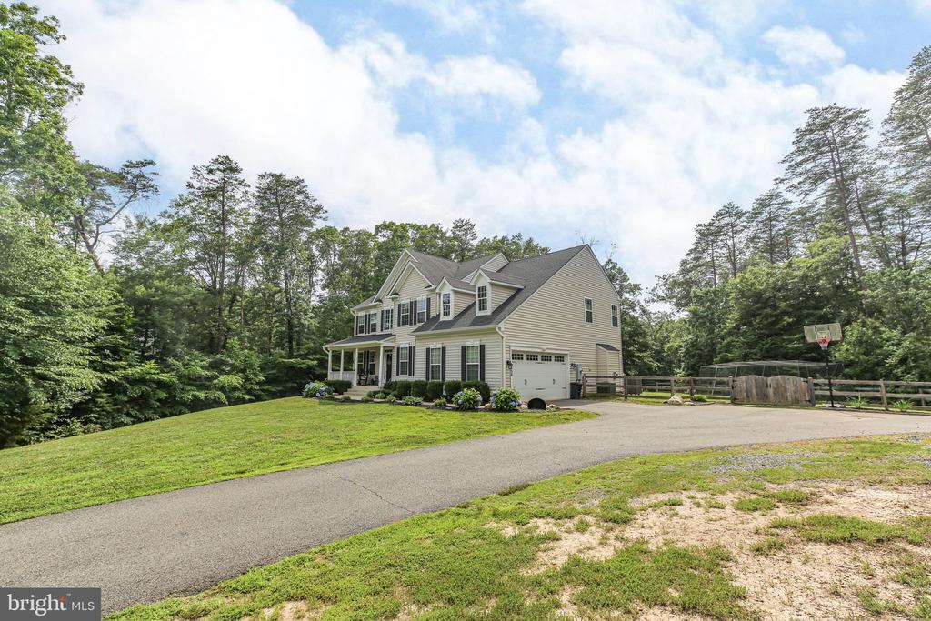 550 LONG MEADOW DRIVE