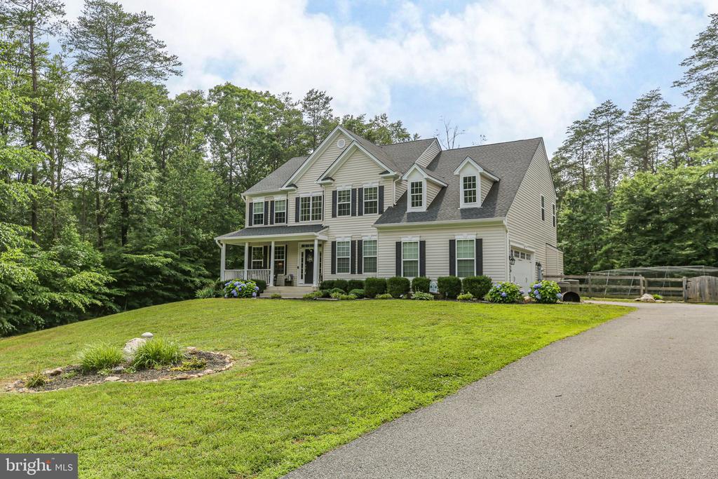 550 LONG MEADOW DRIVE