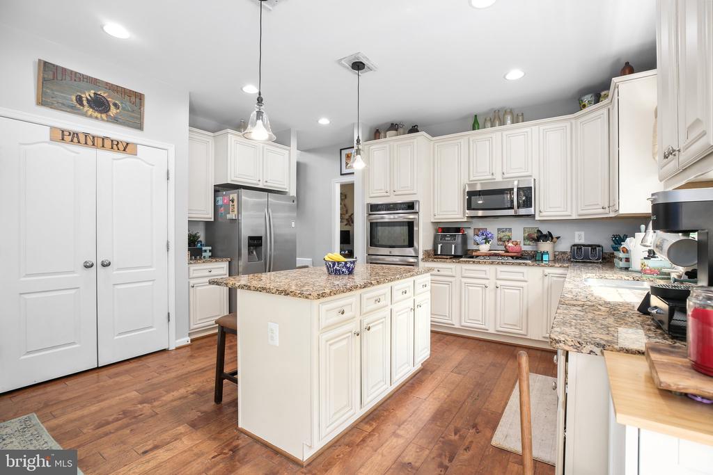 550 LONG MEADOW DRIVE