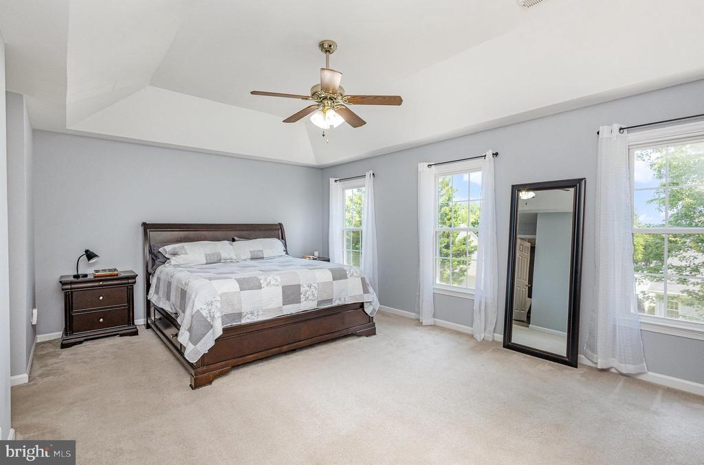 267 GREENSPRING DR