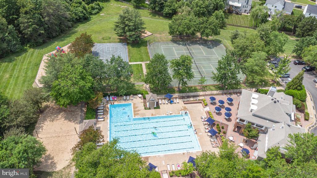 267 GREENSPRING DR