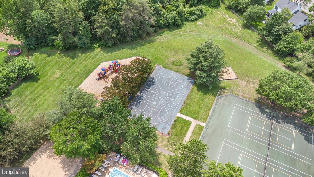 267 GREENSPRING DR