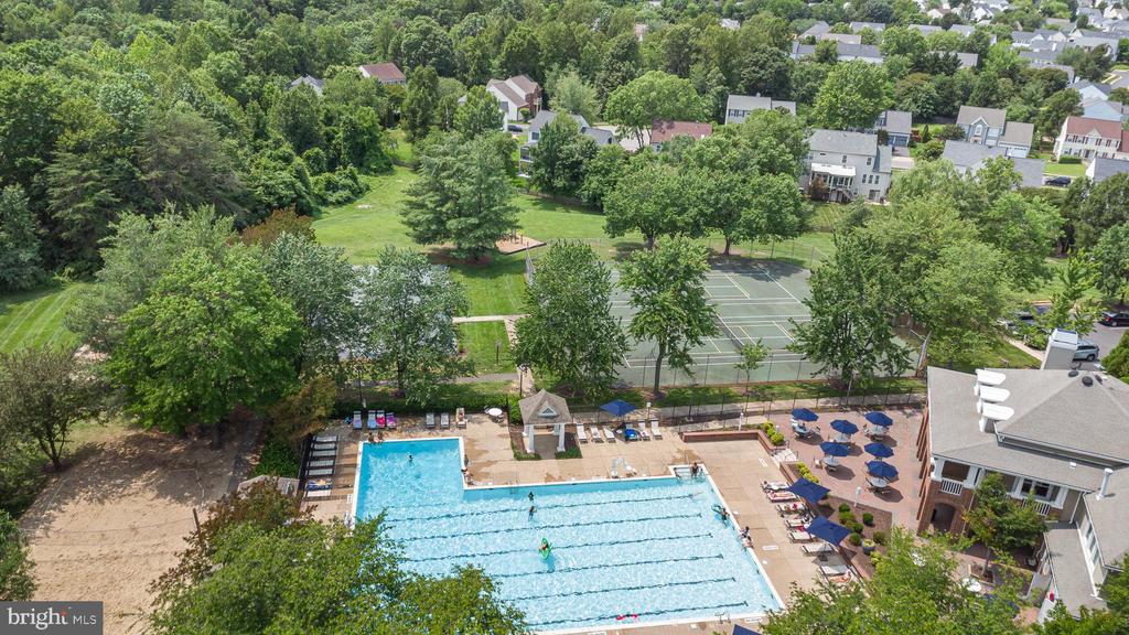 267 GREENSPRING DR