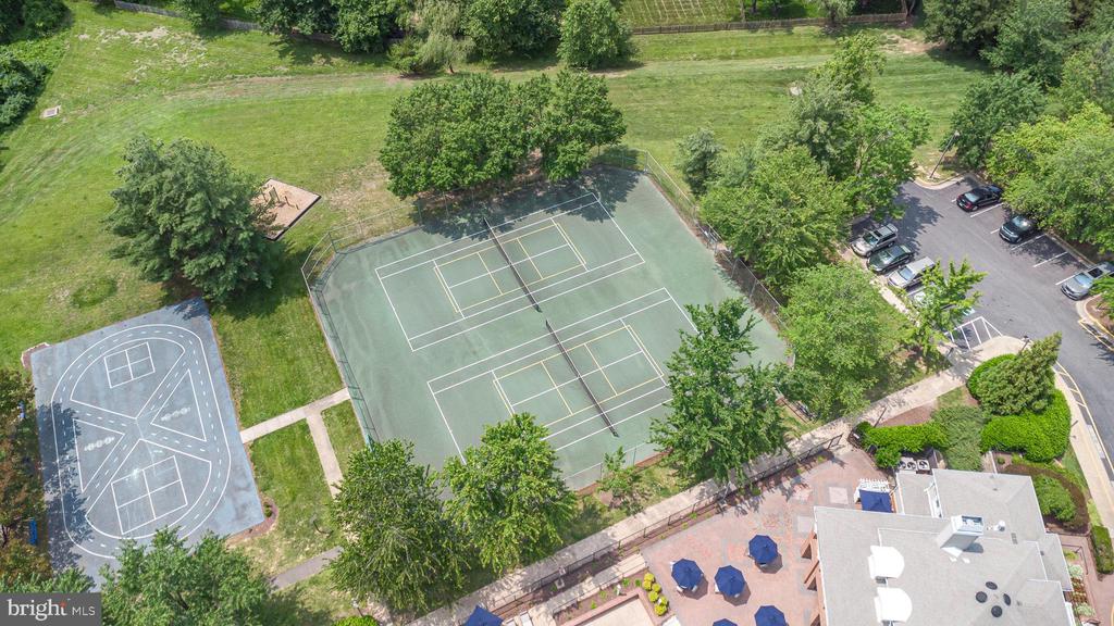 267 GREENSPRING DR