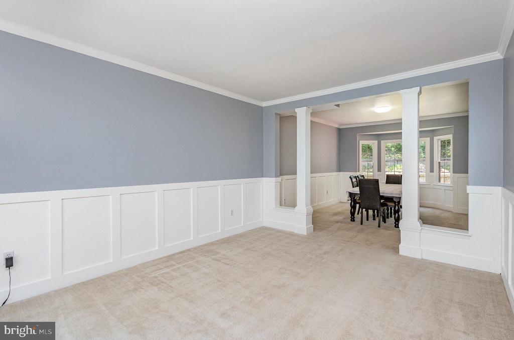 267 GREENSPRING DR