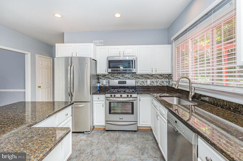 267 GREENSPRING DR