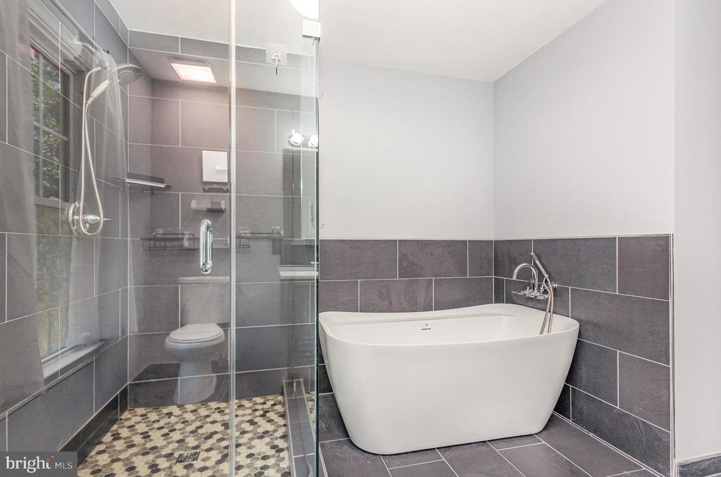 267 GREENSPRING DR