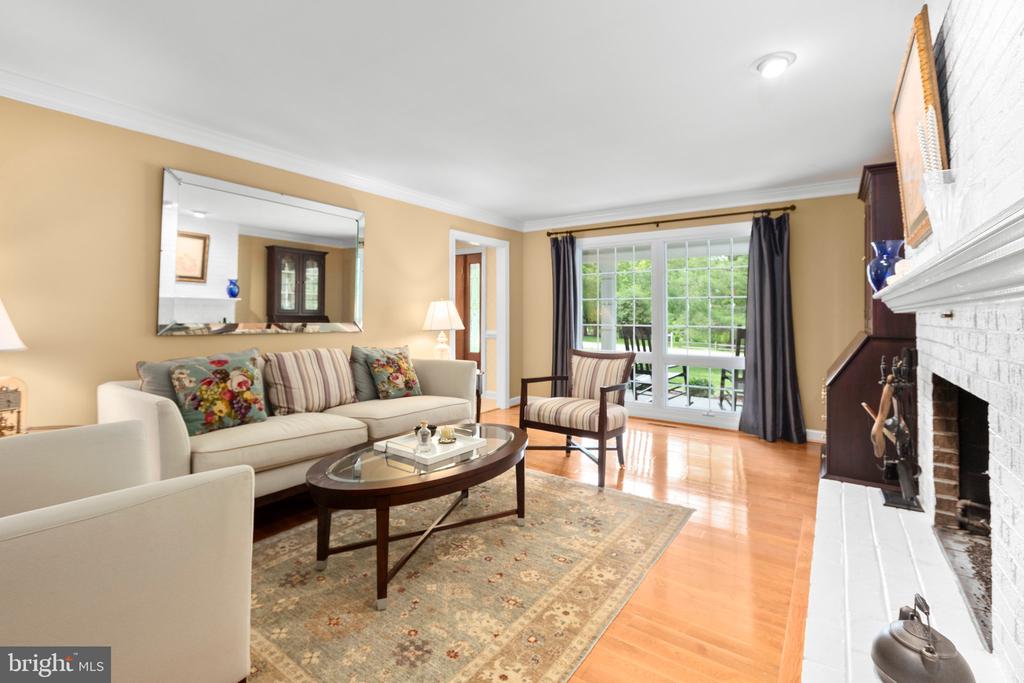 312 INGLESIDE DRIVE