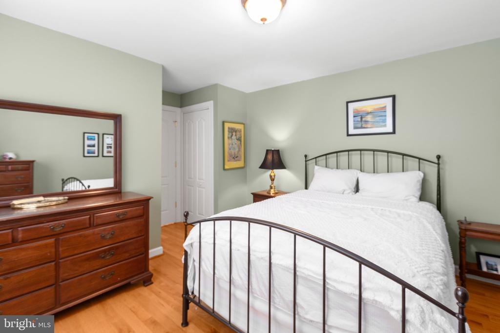 312 INGLESIDE DRIVE